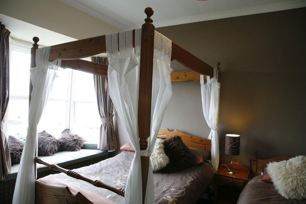 The Balmoral & Terrace Guest Houses Sunderland  Room photo